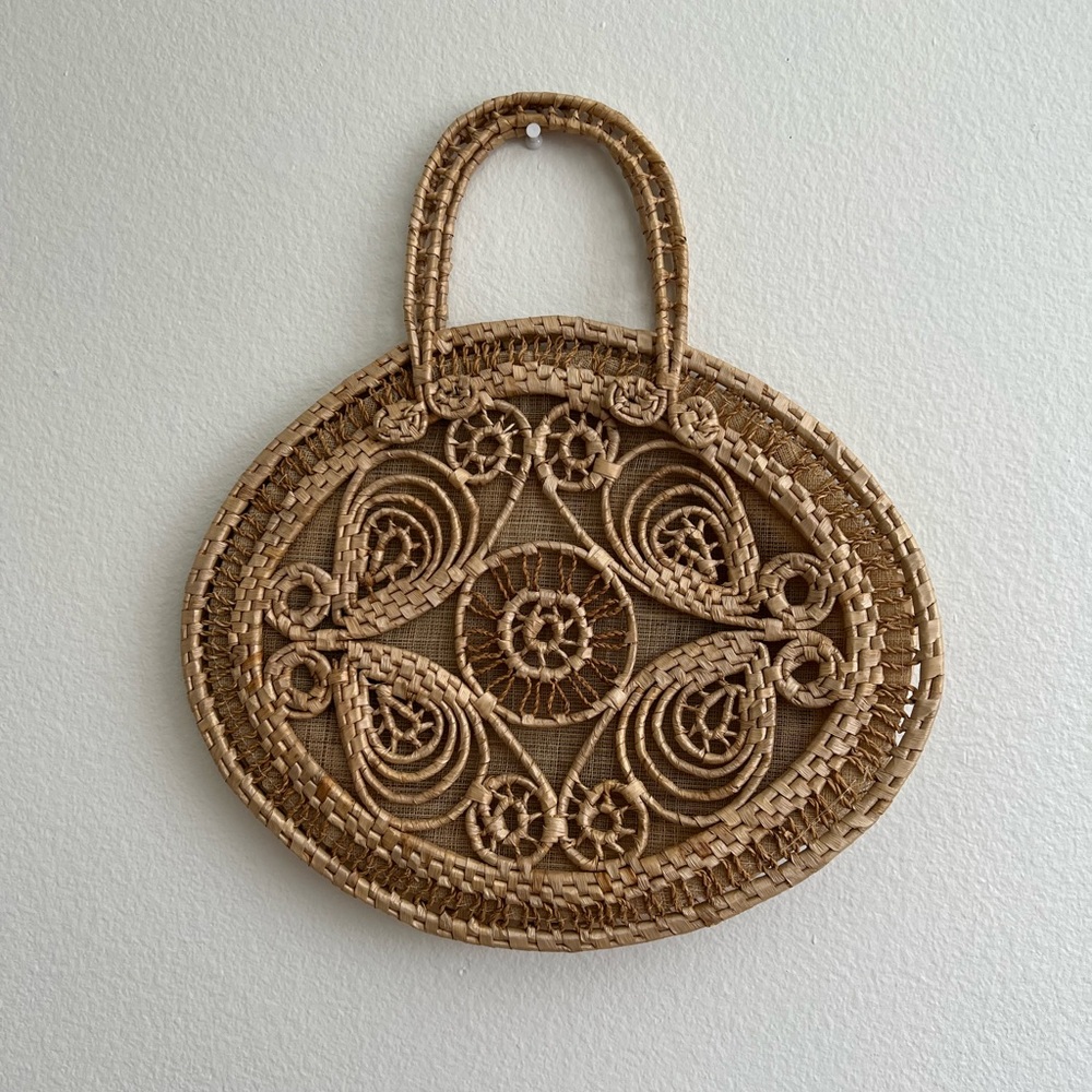 Vintage straw oval handbag tote